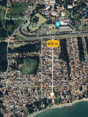 Suítes a 100m da praia e 800m do Beto Carrero